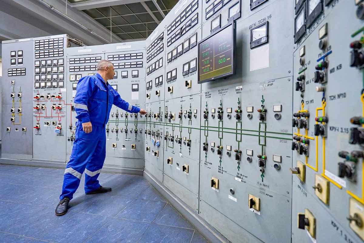 HV Switchgear Maintenance thumbnail 2